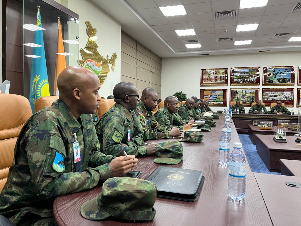 Делегация Руанды посетила Национальный университет обороны