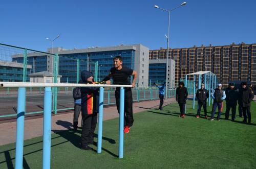 Чемпионат университета по «брусья fest».