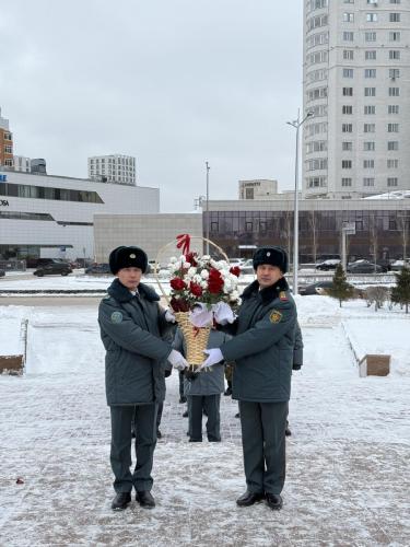 Провели церемонию возложения цветов в честь 115-летия Бауыржана Момышулы